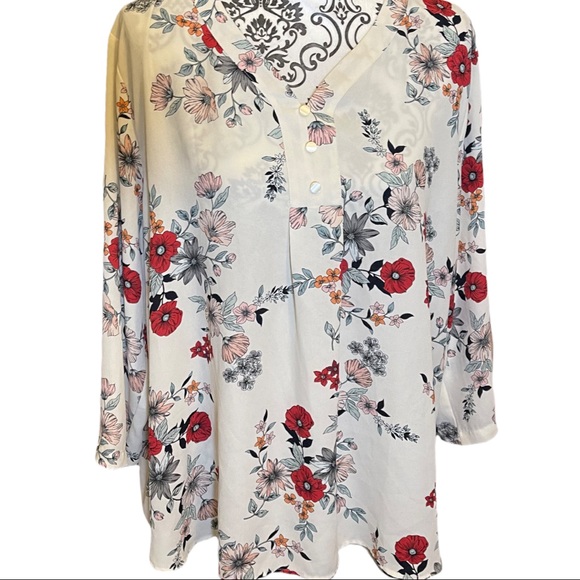 Van Heusen -- cream blouse with red and many other color flowers, Vneck, size XL - Picture 2 of 7